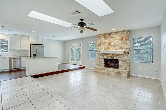 Foto del edificio - 9822 Timber Ridge Pass