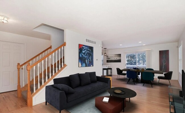 Foto del edificio - Spacious & Stylish 4-Bed, 4-Bath Townhome in Desirable North Normal