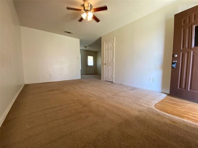 Building Photo - 1002 Enlow Cir