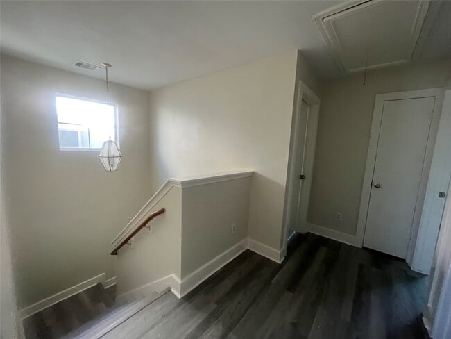 Foto del edificio - 11809 Longwood Garden Way