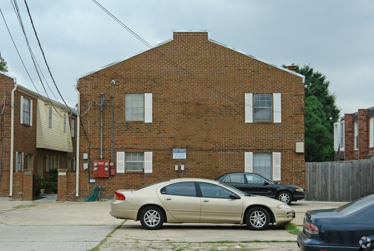 Building Photo - 3908 Division St