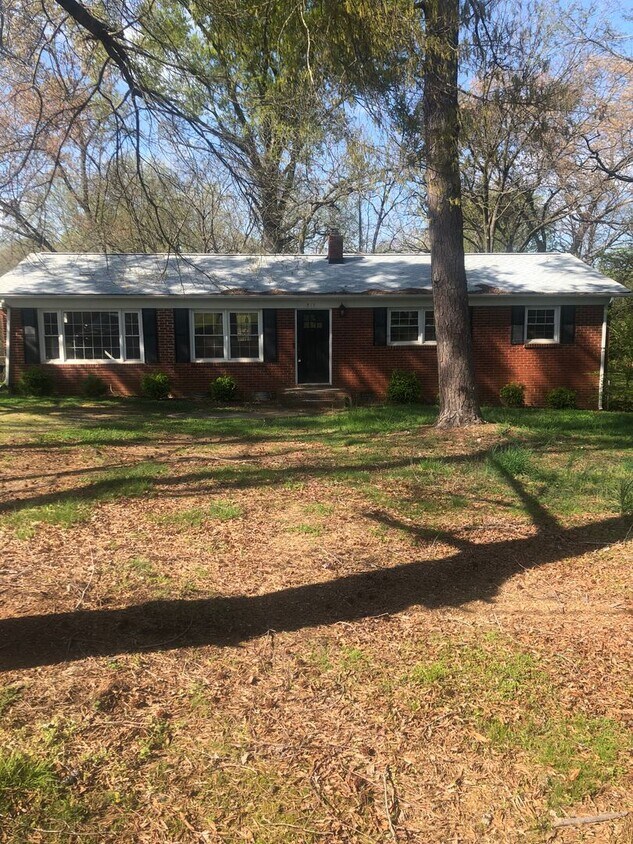 Foto principal - Lovely Brick Ranch Home in Monroe