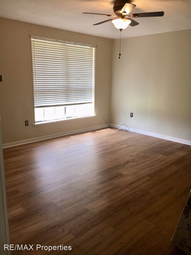 Building Photo - 3 br, 1.5 bath House - 12454 Forest Braud ...
