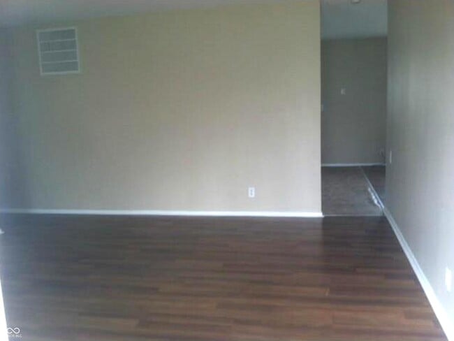 Foto del edificio - 7526 Ruskin Pl