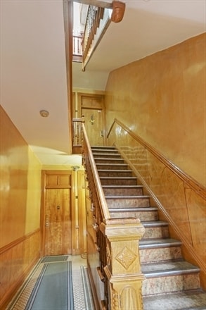 Building Photo - 5435 Metropolitan Ave