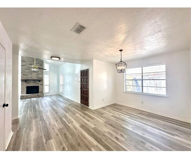 Building Photo - 23338 Briarcreek Blvd