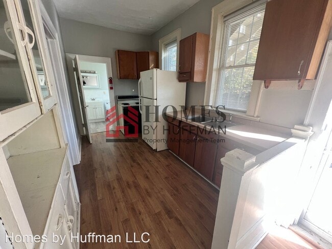 Building Photo - 1 br, 1 bath House - 400 E Columbia St Unit B