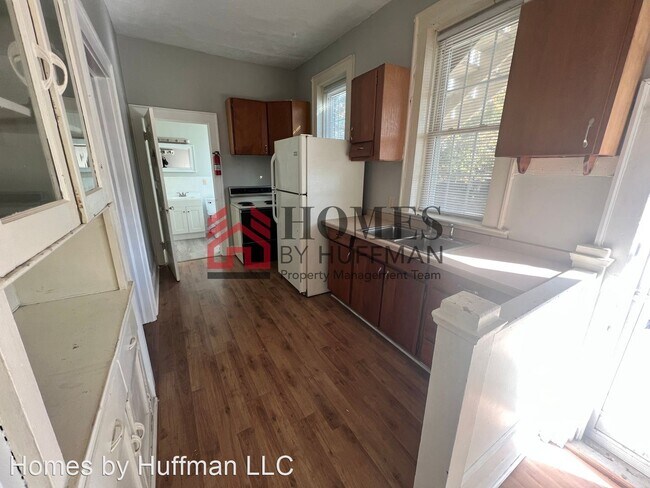 Foto del edificio - 1 br, 1 bath House - 400 E Columbia St Unit B