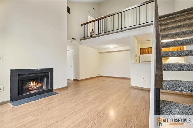 Building Photo - 1607 Aspen Dr