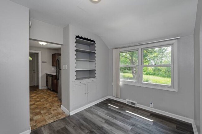 Foto del edificio - 602 E Upham Rd