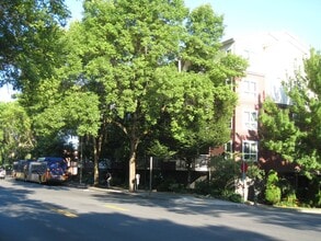 Building Photo - 2805 NE 125th St