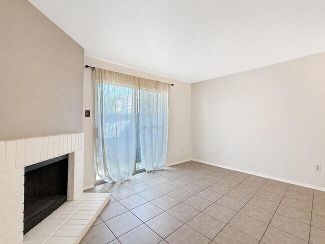 Building Photo - 12905 Woodforest Blvd