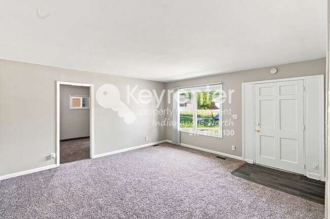 Foto del edificio - Move-In Ready Indianapolis Home with Modern Kitchen & Private Yard