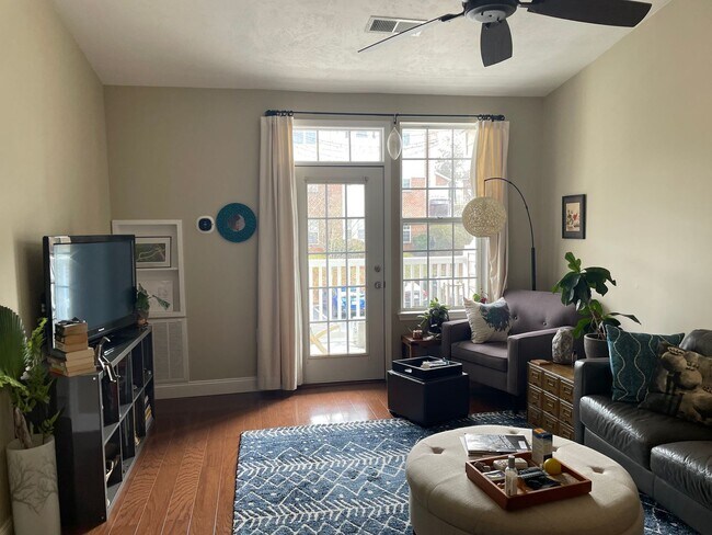 Foto del edificio - 1075-301 Weybridge Ct - CH 1075-301 (Investor)