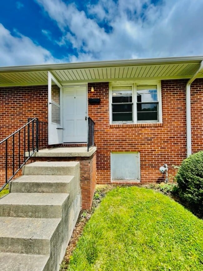 Foto del edificio - 1BR/1BA UNCG CAMPUS