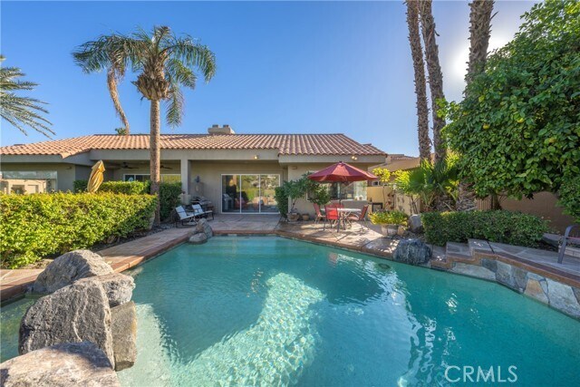 Foto del edificio - 46 Pebble Beach Dr