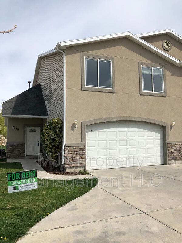 Building Photo - 2574 Robin Rd