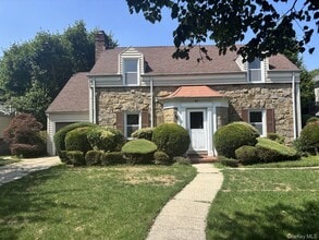 Building Photo - 61 Kenwood Rd