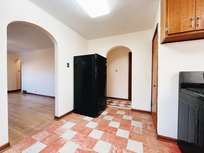 Building Photo - 5512 N Nagle Ave