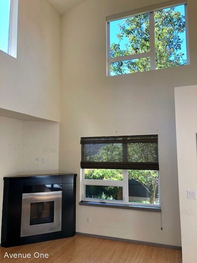 Building Photo - 2 br, 2 bath House - 1542 NW 61st St