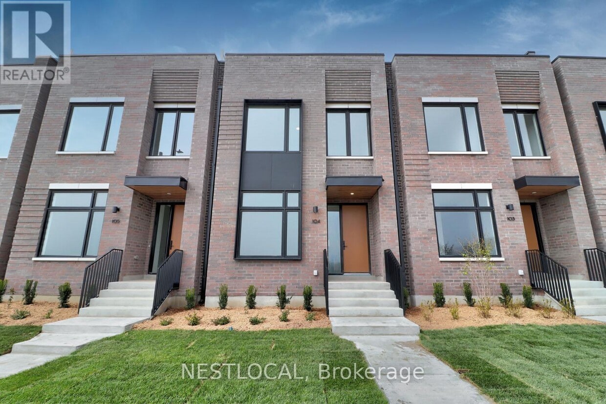 Primary Photo - 100-100 Coveside Dr