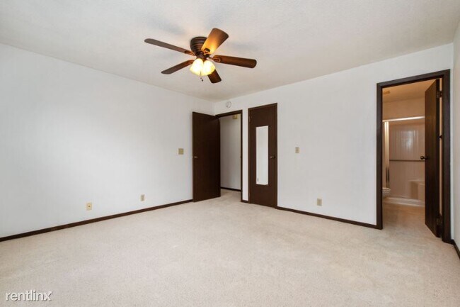 Building Photo - 3 br, 2 bath Condo - 4019 Lexington Dr NE #A