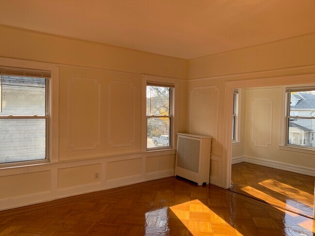 Foto del edificio - 957 E 39th St