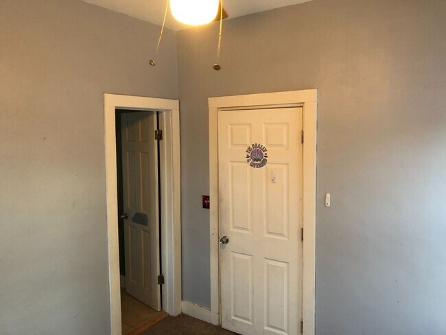 Foto del edificio - Cozy 3 Bed, 1 Bath with large master bedroom