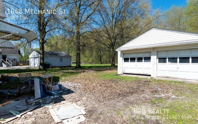 Building Photo - 1048 Mechanic St