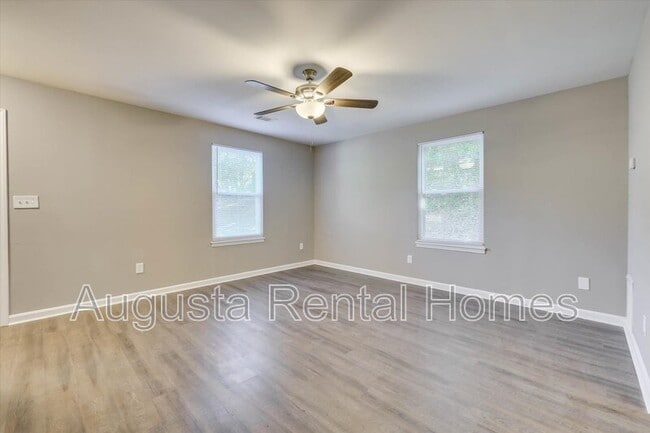 Foto del edificio - 314 W Buena Vista Ave