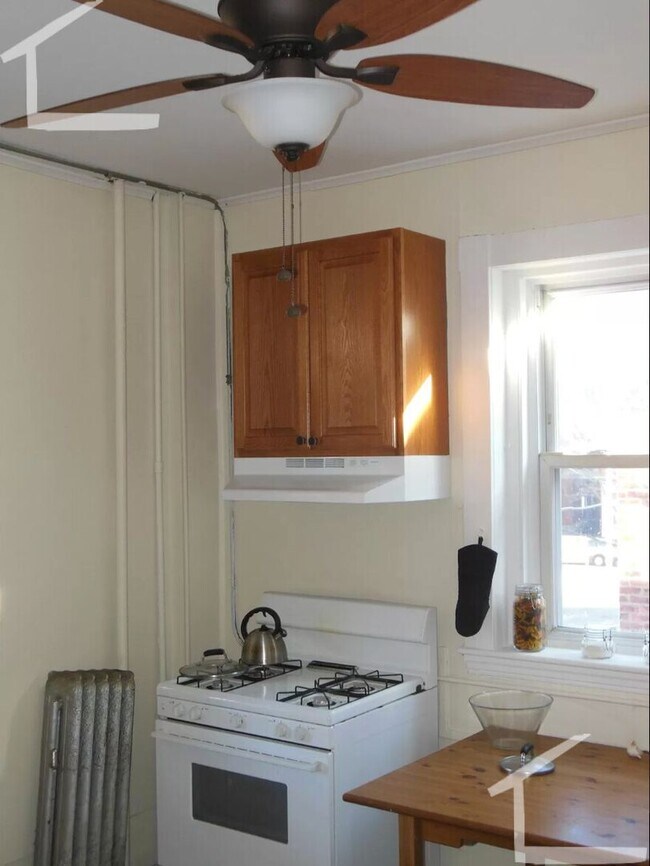 Building Photo - Huge 4-bedroom on GL-B @ Harvard in Allston