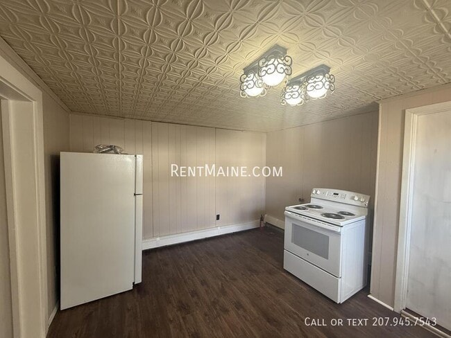 Building Photo - 468 Union St