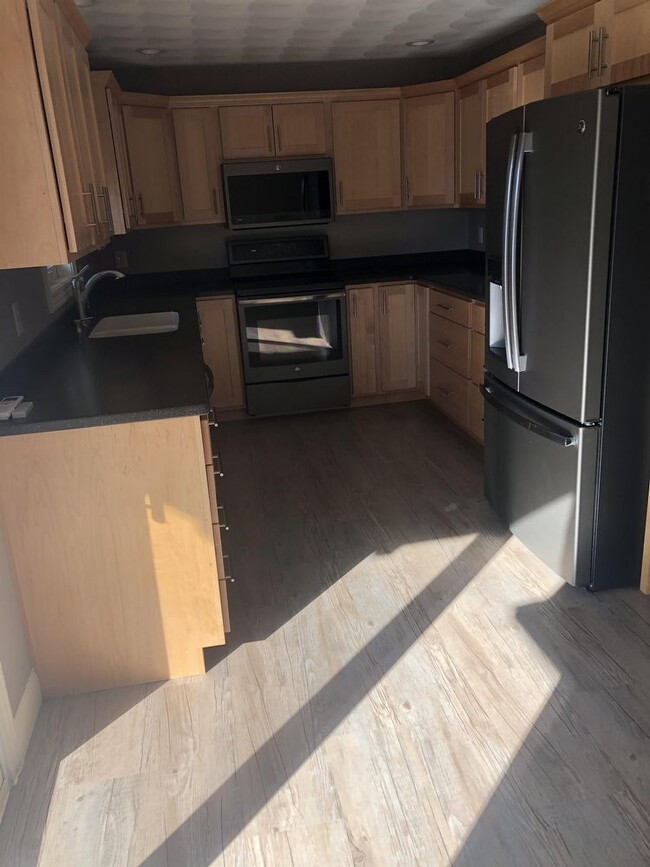 Foto del edificio - 3138 Hillcrest Road - 1