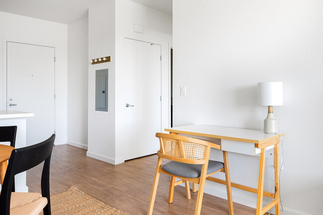 Foto del edificio - Linq Apartments, 1700 Newbury Park Dr