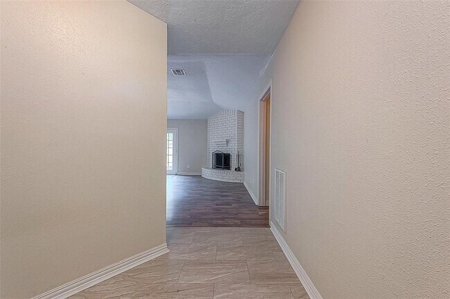 Foto del edificio - 10006 Rocky Hollow Rd