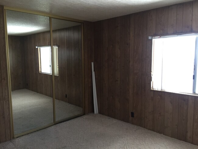 Building Photo - 26177 Ardmore Dr
