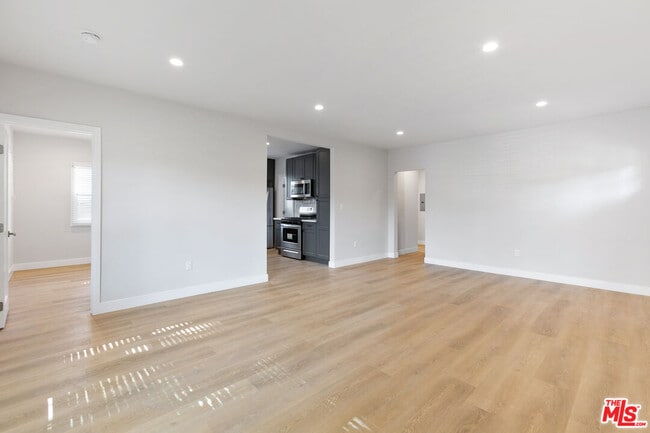 Foto del edificio - 4541 W 2nd St