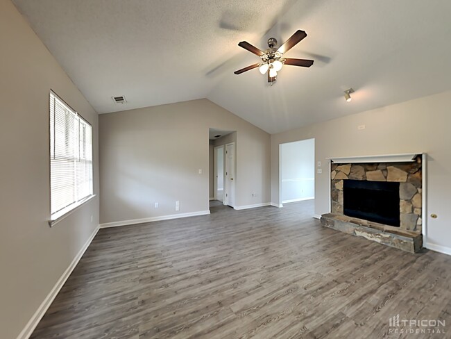 Building Photo - 188 Greenleaf Drive Hampton GA