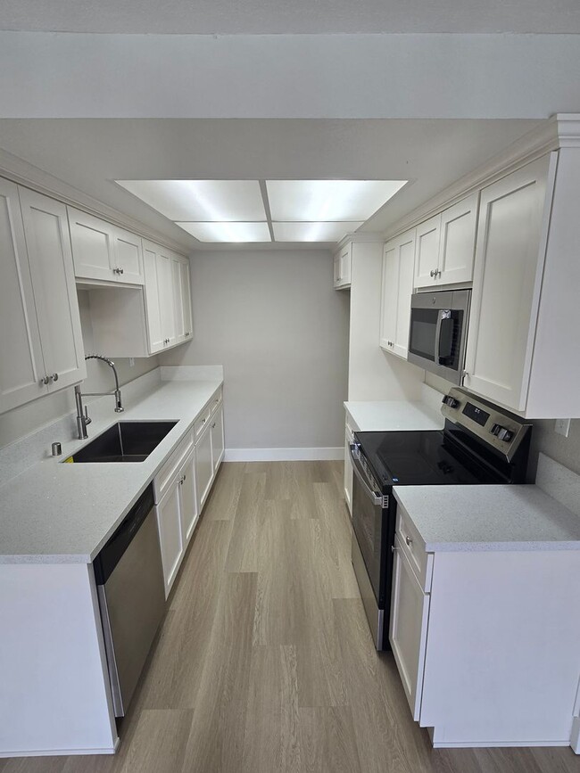 Building Photo - Beach Creek Resort Apartments