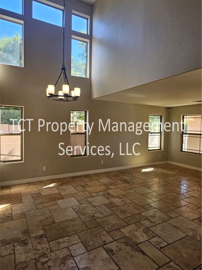 Foto del edificio - Beautiful Two Story Home in Chandler!