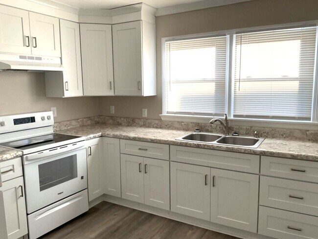 Foto del edificio - 615 Riverside Dr