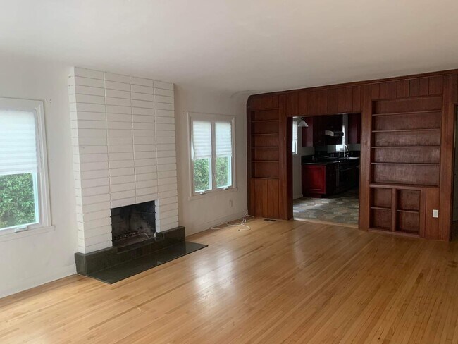 Fireplace - 956 Euclid St