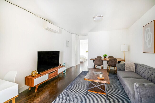 Foto del edificio - 359 W 39th St