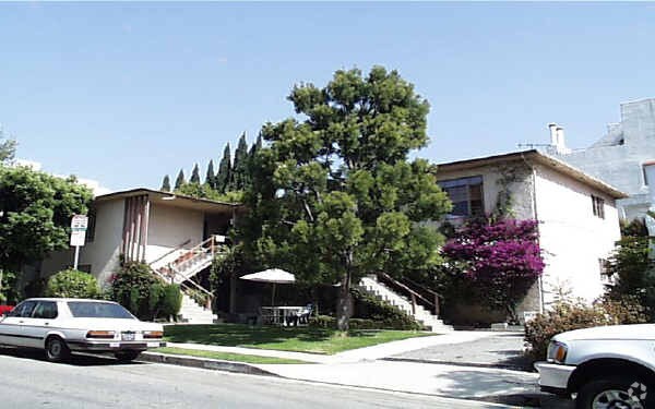 Primary Photo - 9009 Phyllis Ave