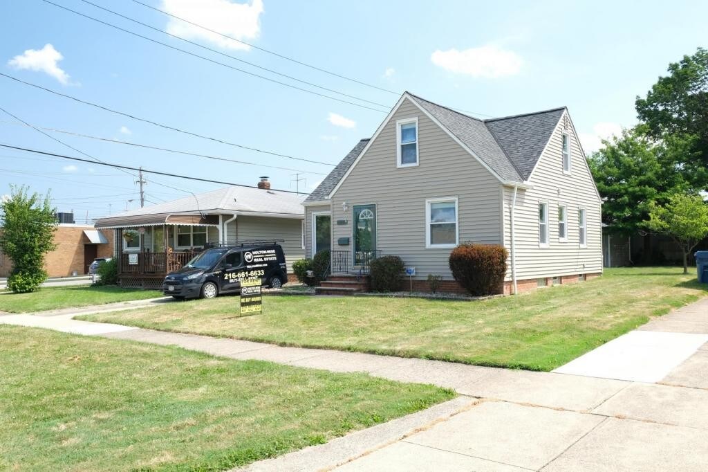 Primary Photo - 5221 West 16th Street