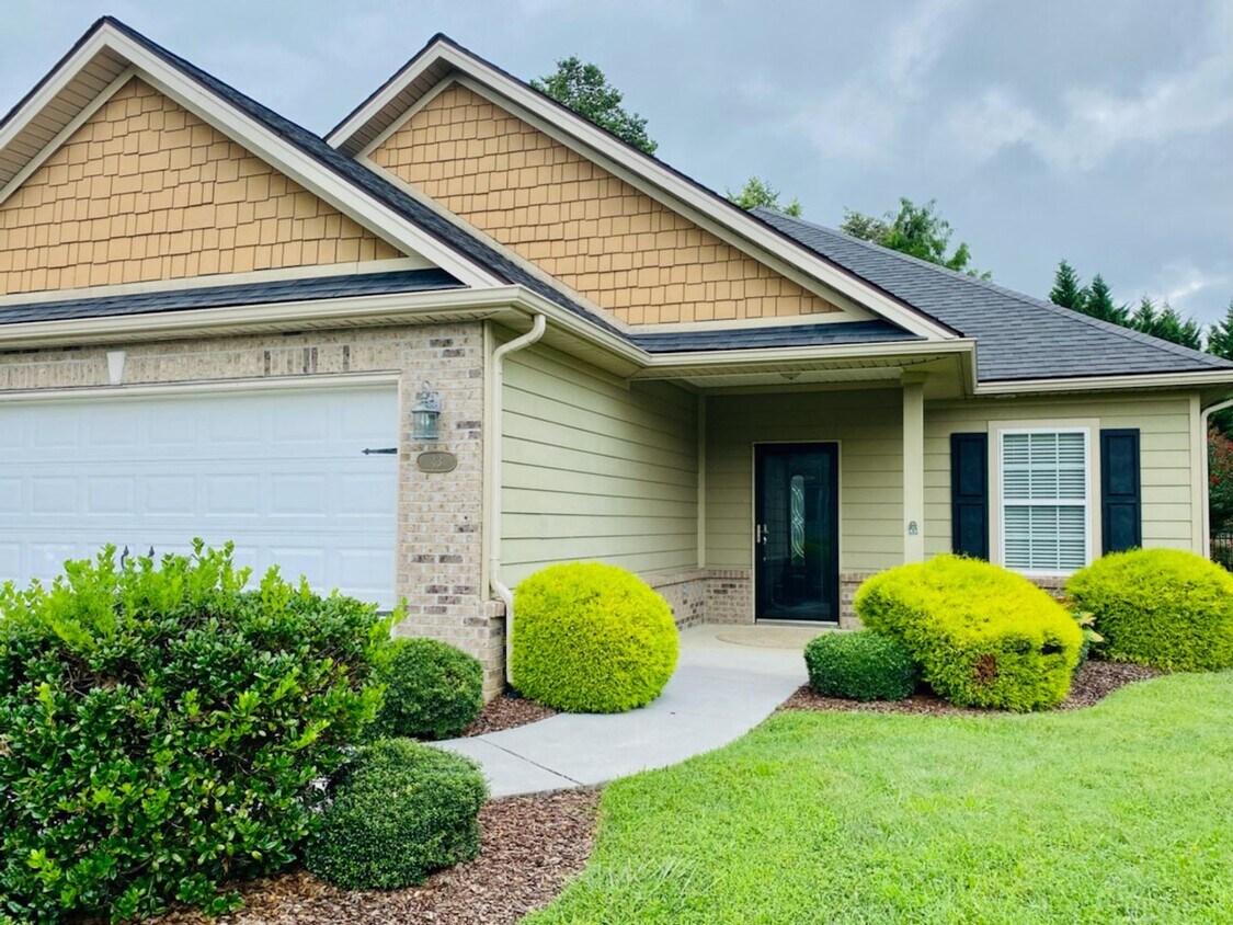 Foto principal - 3/2 with Garage in Great Neighborhood, $23...