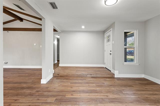 Foto del edificio - 124 Bowling Green Cir