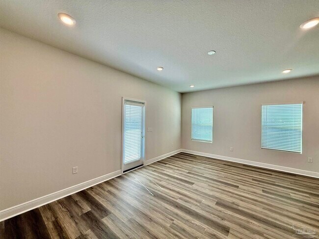 Foto del edificio - 4067 Pendragon Cir