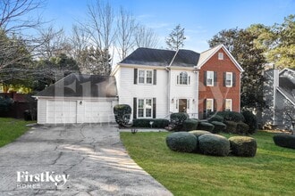 Building Photo - 3601 Robinson Walk Dr