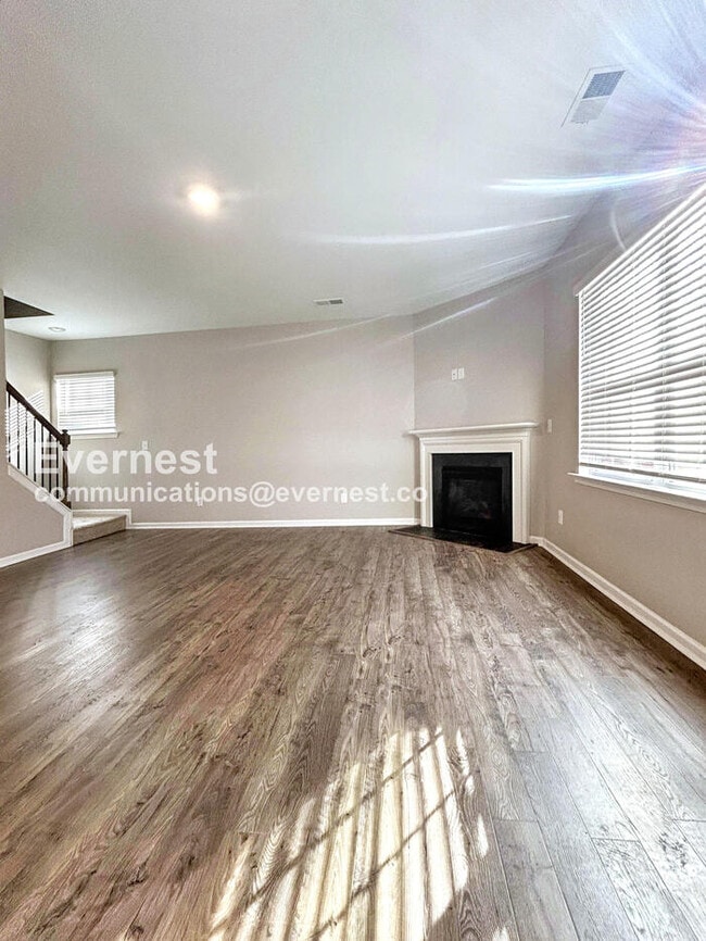 Foto del edificio - 160 Cherry Birch St